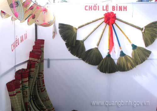 Le Binh broom - An Xa sedge mat