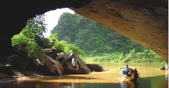 Entrance of Phong Nha grotto